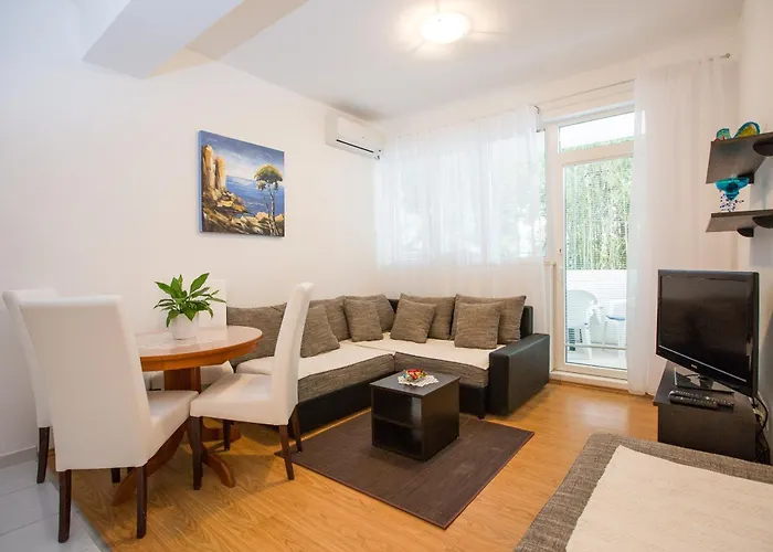 Apartmani Nika Marangun